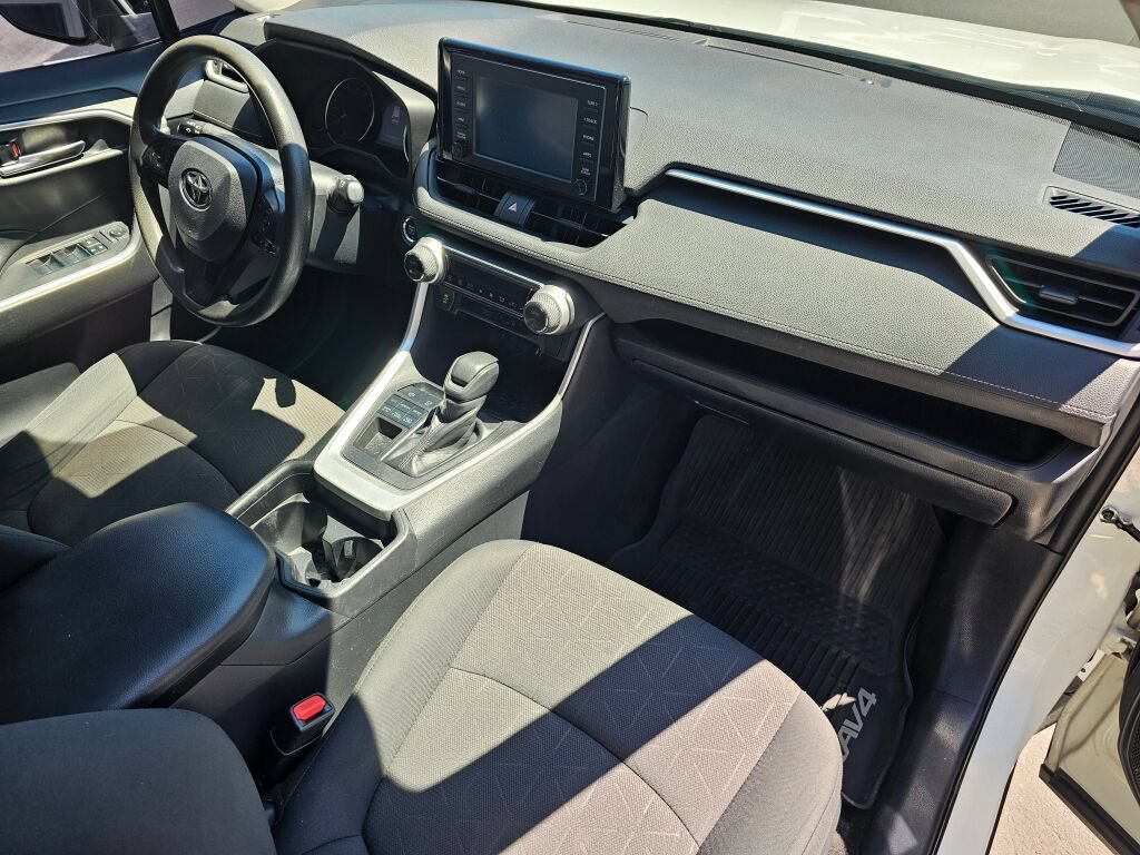 Used 2019 Toyota RAV4 XLE AWD/4WD image 12
