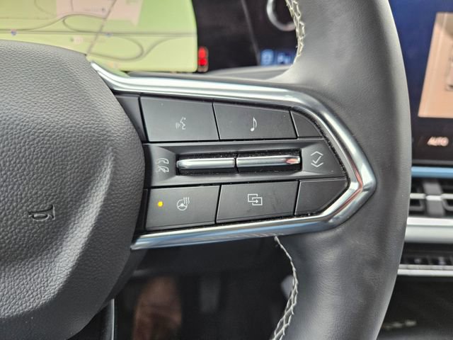 Used 2025 Chevrolet Equinox EV LT image 17