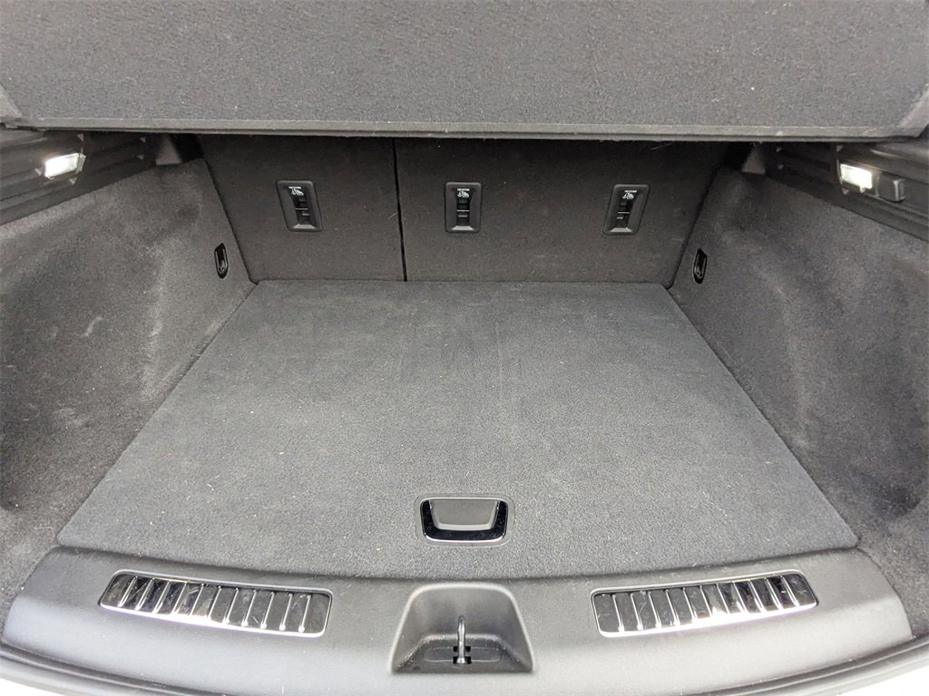 Used 2022 Cadillac XT4 Premium Luxury w/ Enhanced Visibility Package image 6