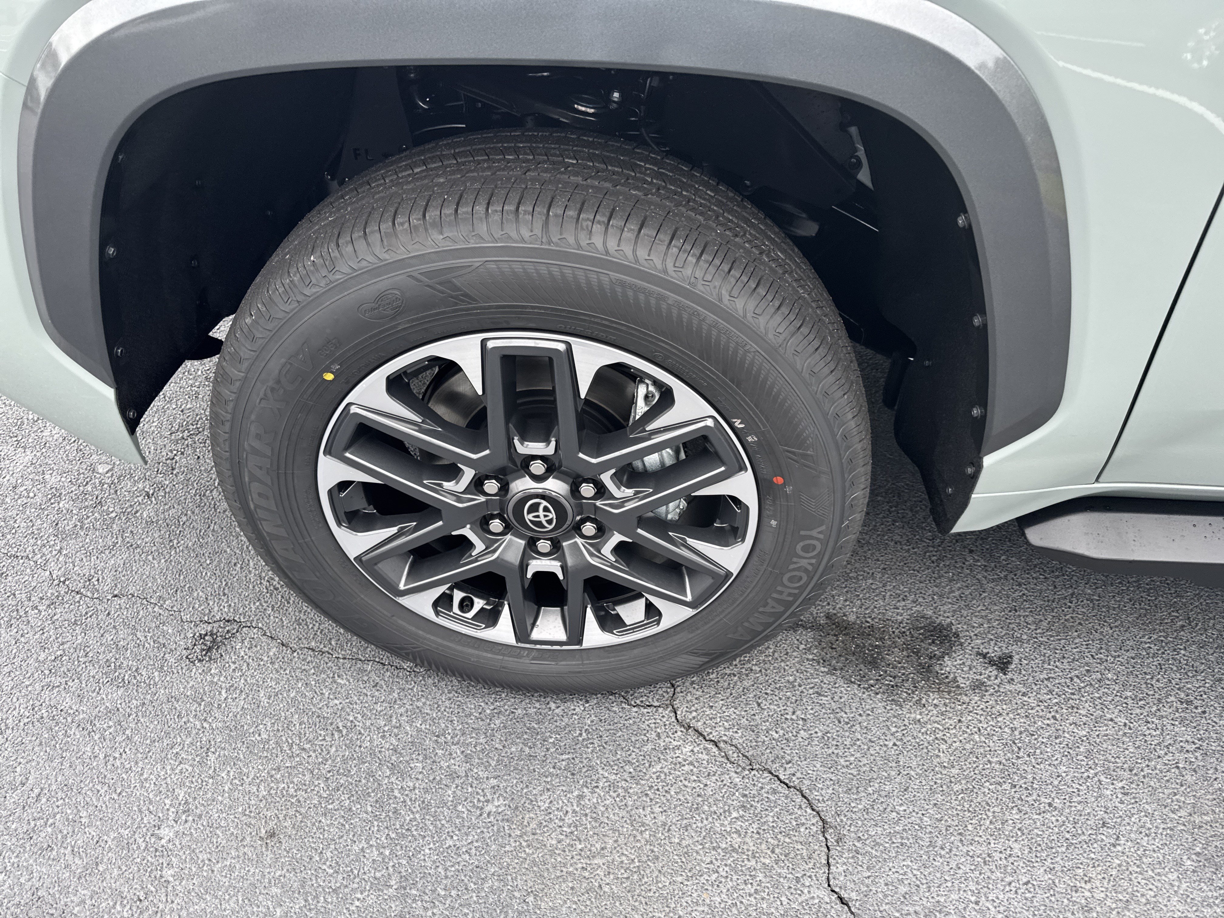 New 2026 Toyota Tundra Limited AWD/4WD image 9