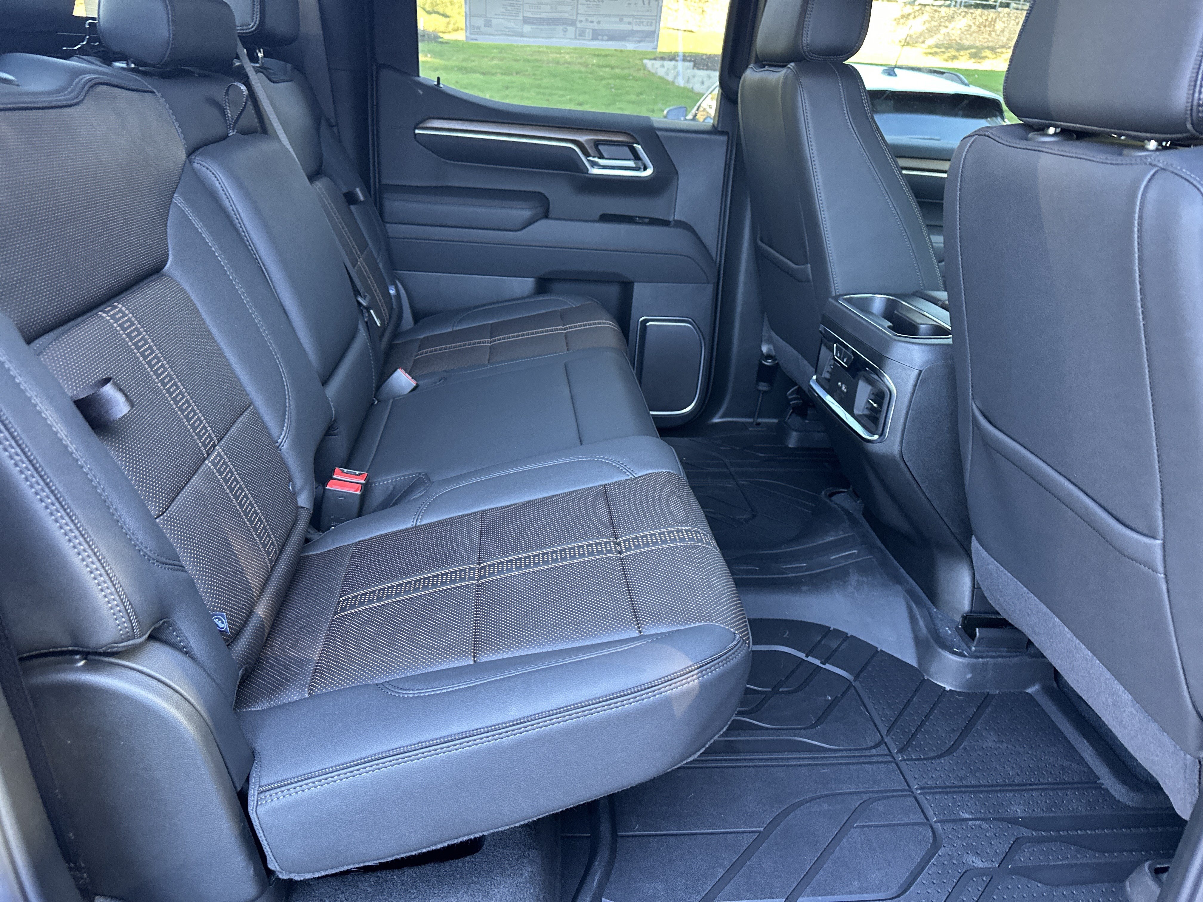 New 2025 Chevrolet Silverado 1500 High Country AWD/4WD image 14