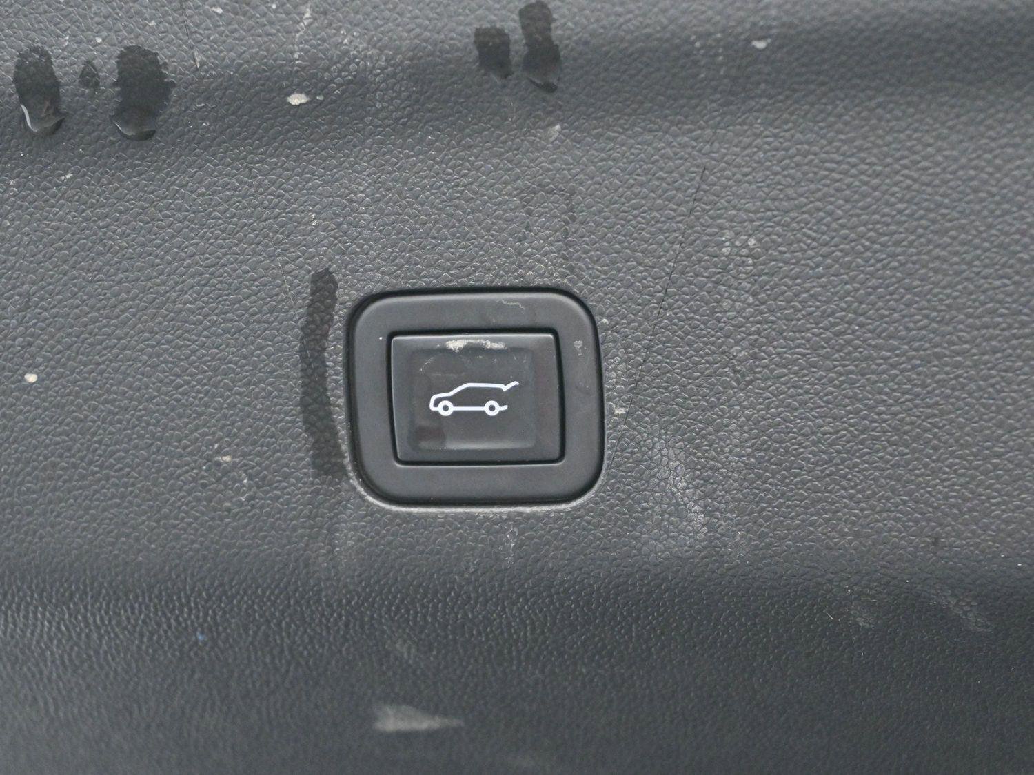 Used 2023 Chevrolet Tahoe Z71 AWD/4WD image 11