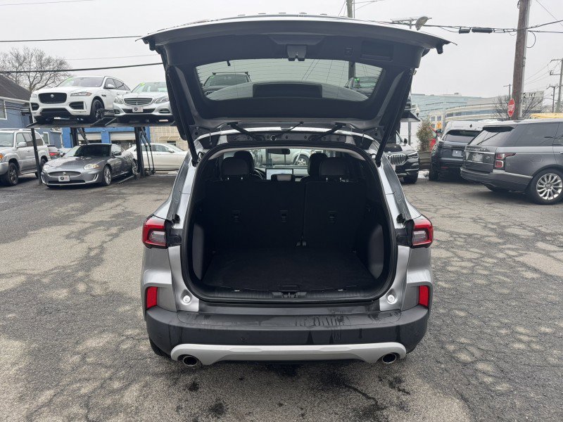 Used 2023 Ford Escape Platinum image 33