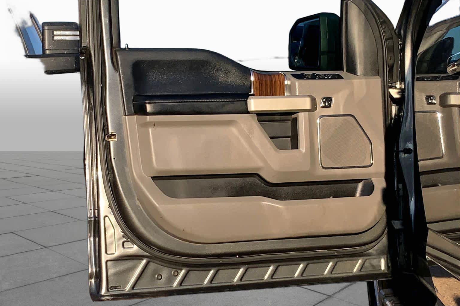 Used 2016 Ford F150 Lariat AWD/4WD image 22