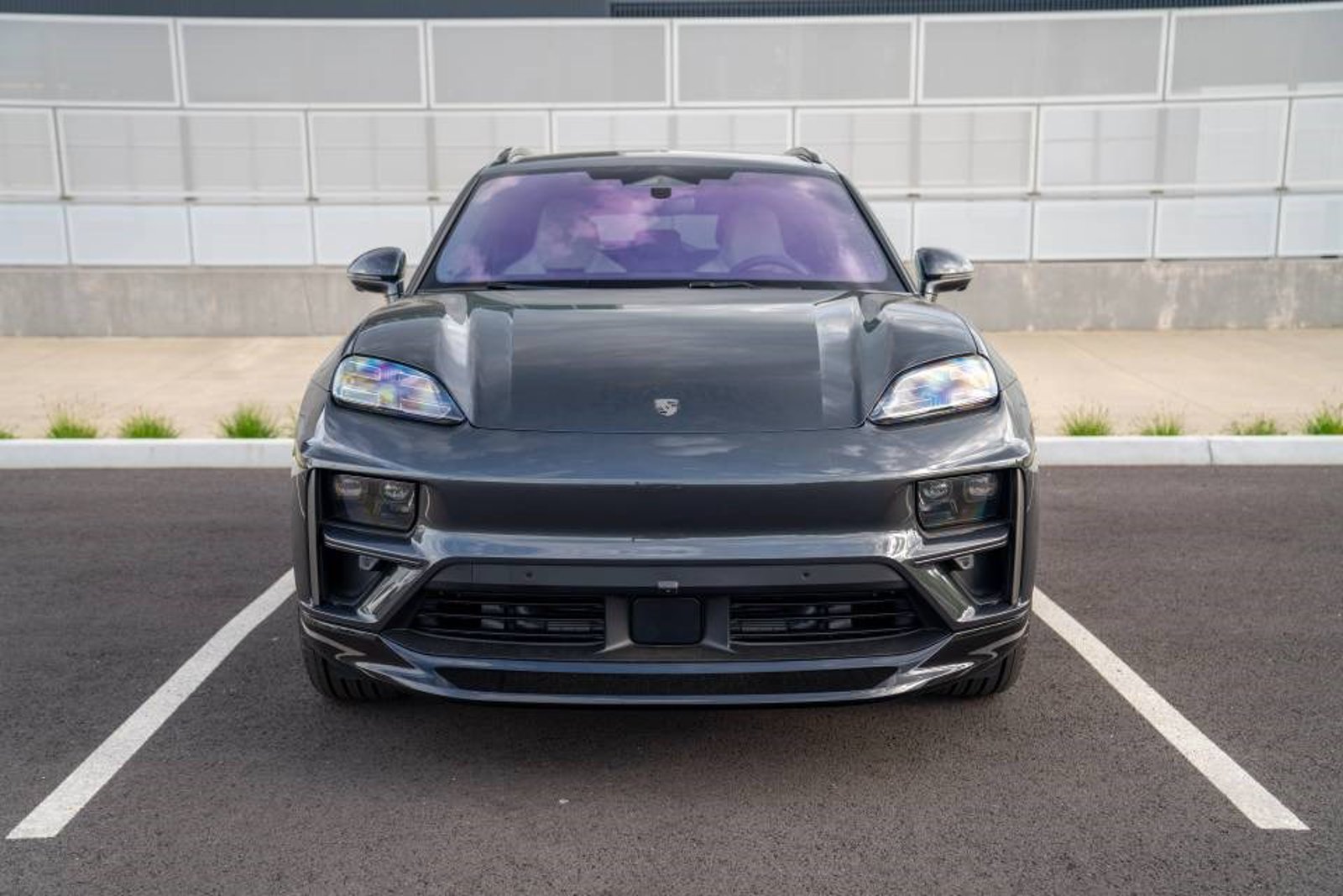 New 2026 Porsche Macan Turbo Electric AWD/4WD image 6