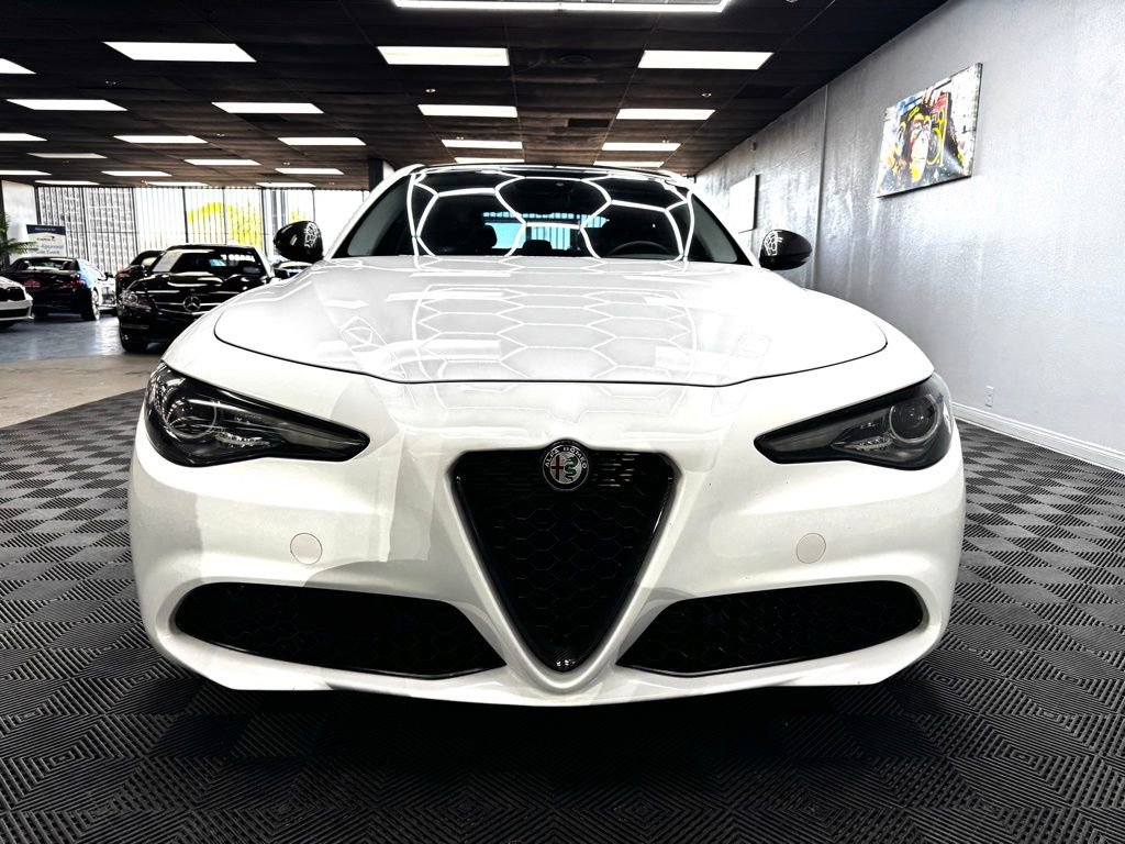Used 2019 Alfa Romeo Giulia Ti w/ Nero Edizione image 4