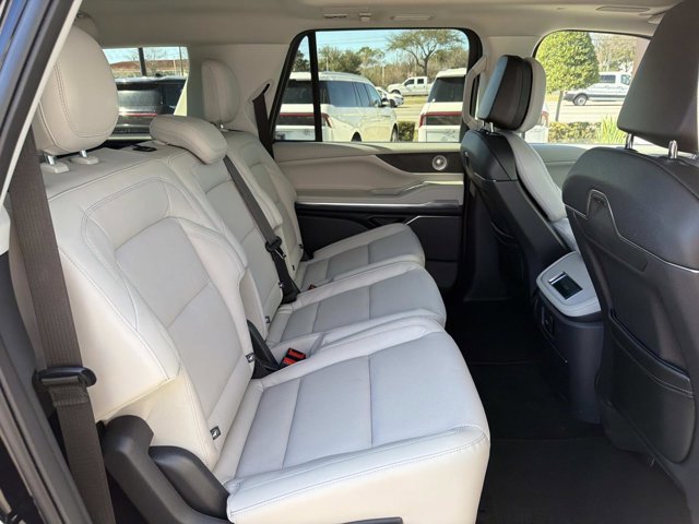 New 2026 Lincoln Navigator L Reserve AWD/4WD image 22