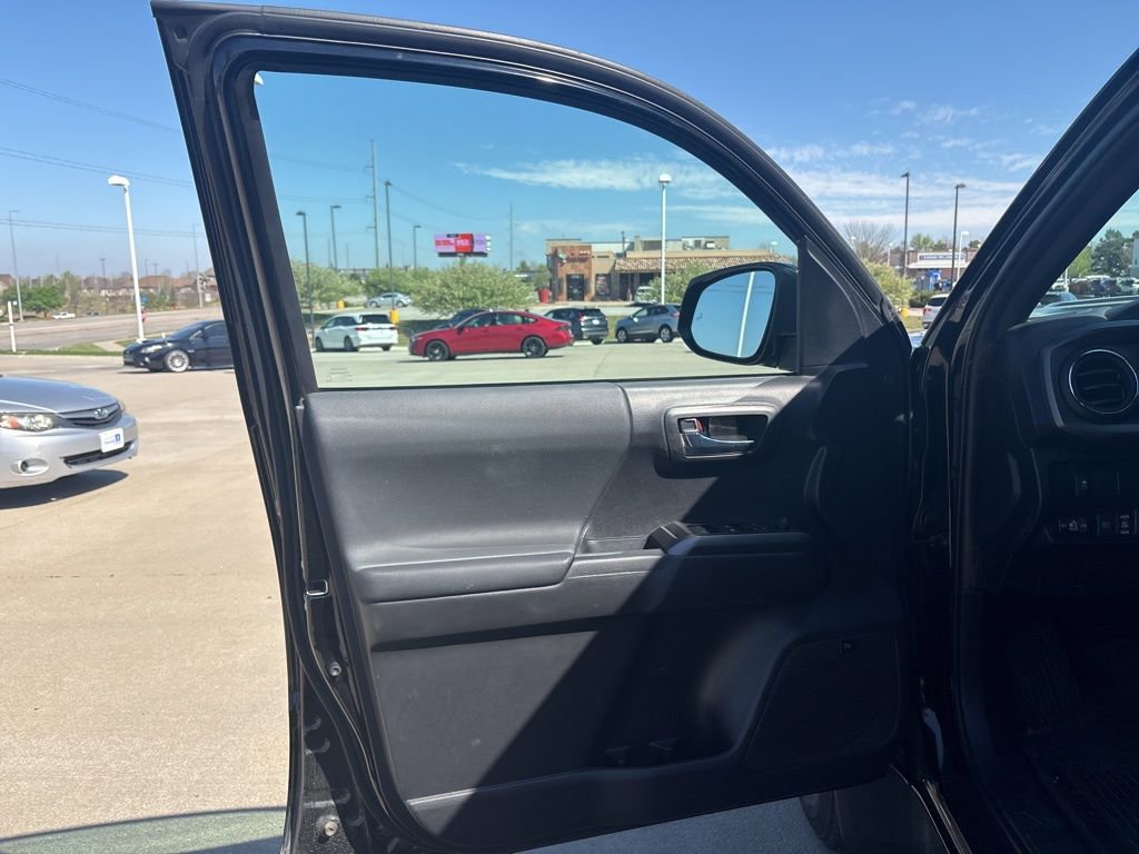 Used 2022 Toyota Tacoma TRD Sport w/ TRD Premium Sport Package image 9