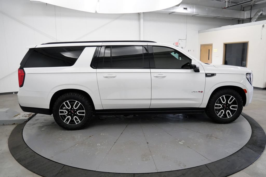 Used 2024 GMC Yukon XL AT4 w/ AT4 Premium Plus Package AWD/4WD image 8