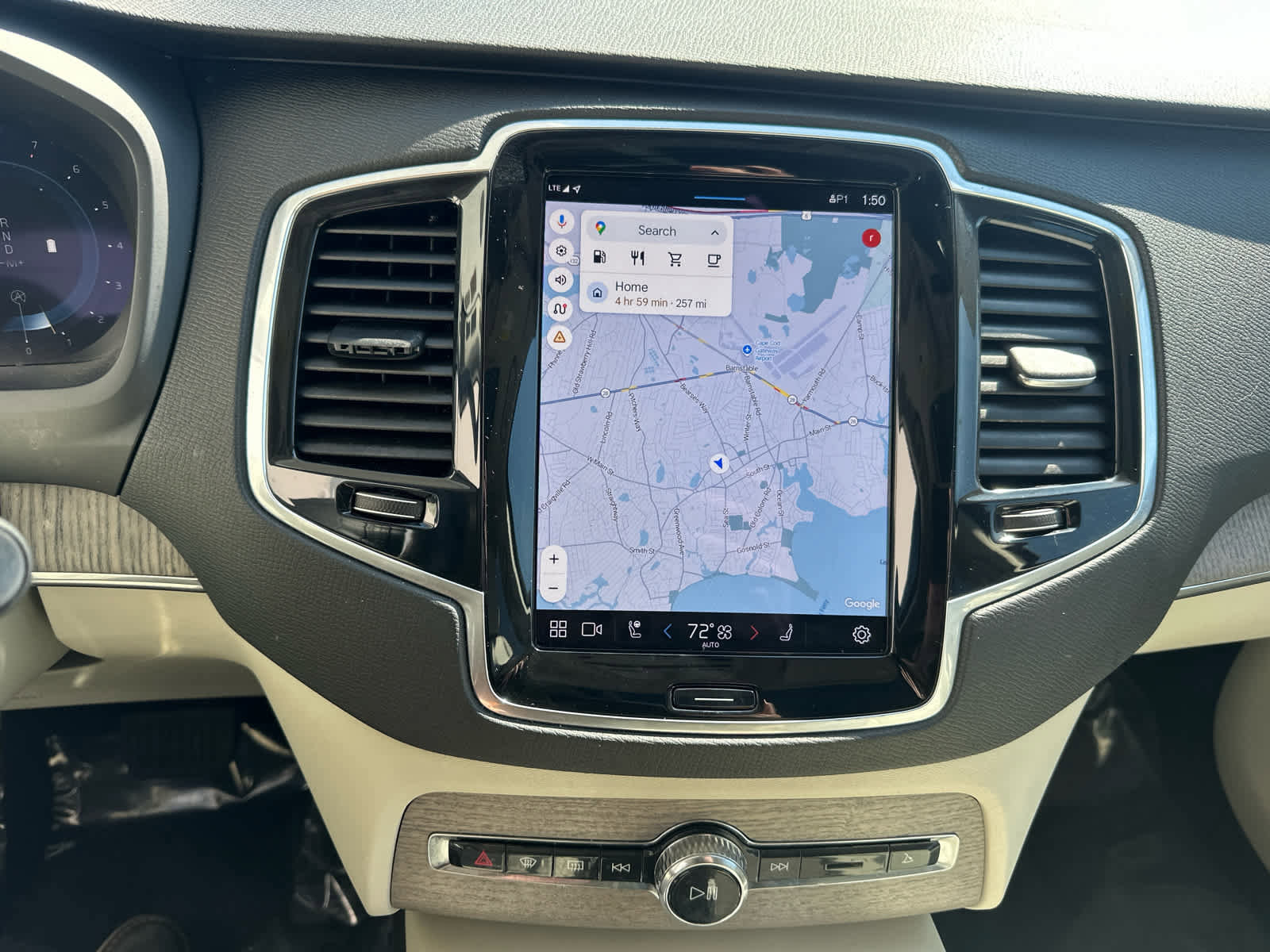 Used 2023 Volvo XC90 B6 Plus image 21