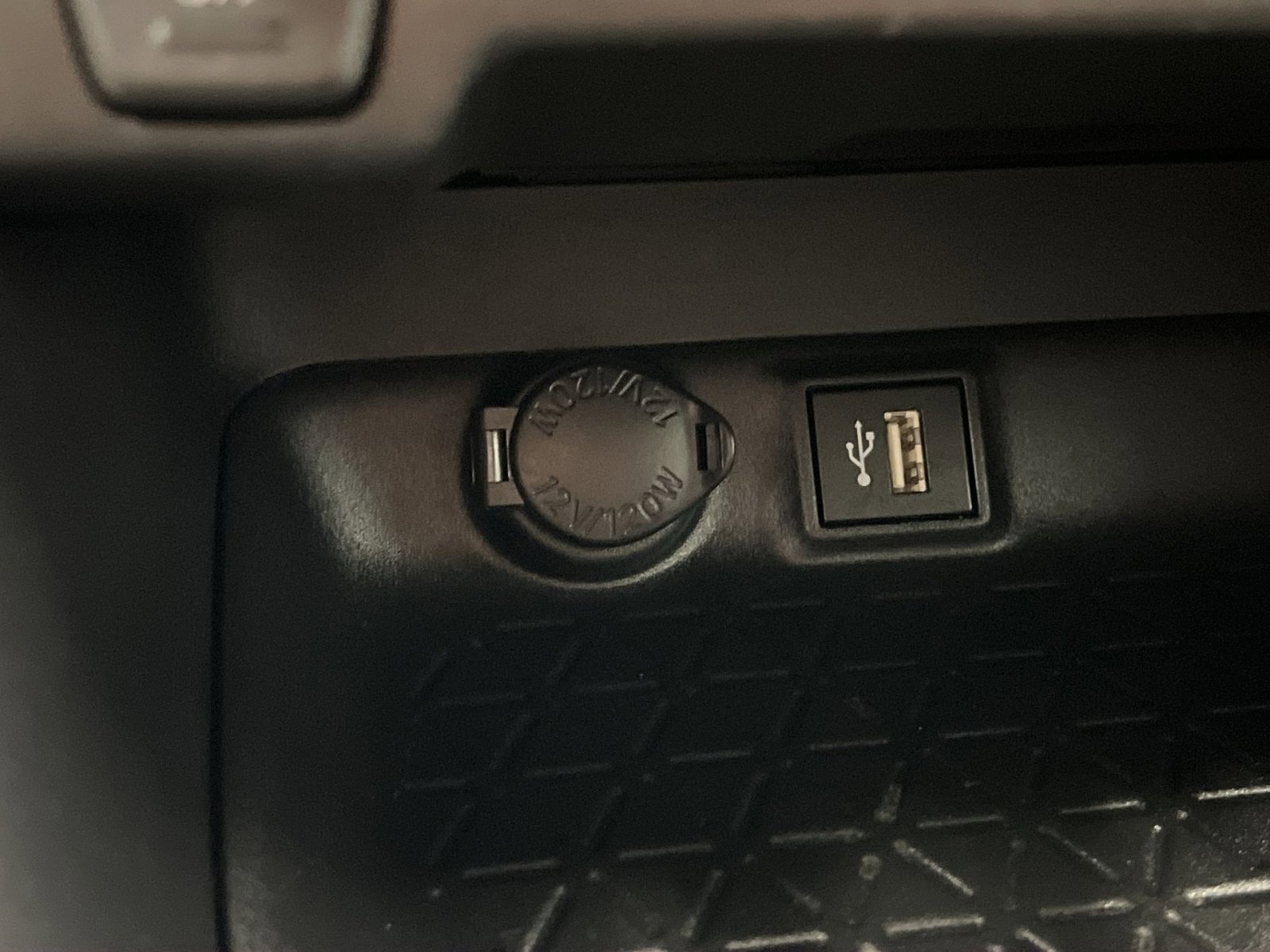 Used 2024 Toyota RAV4 LE image 29