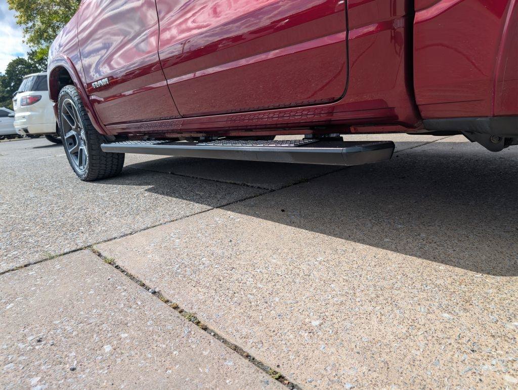 Used 2020 RAM 1500 Laramie AWD/4WD image 16
