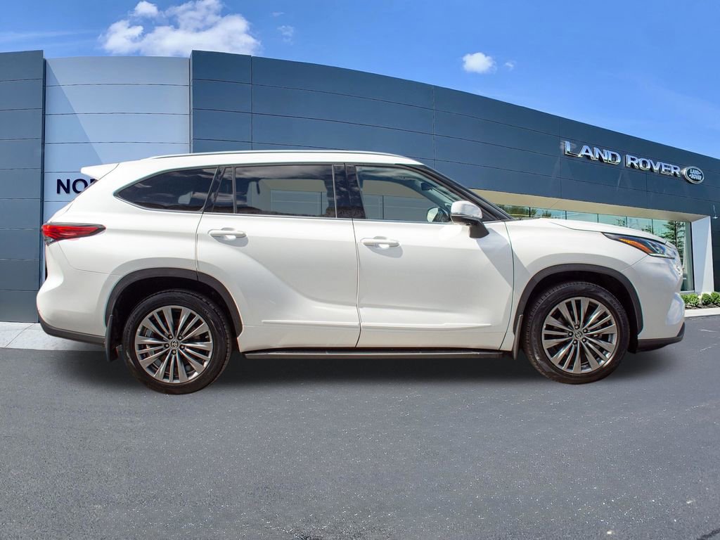 Used 2022 Toyota Highlander Platinum AWD/4WD image 8