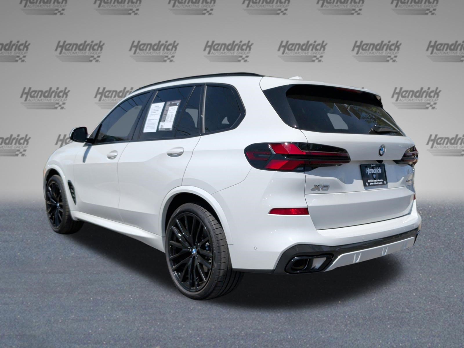 Certified 2026 BMW X5 xDrive40i w/ M Sport Package image 9