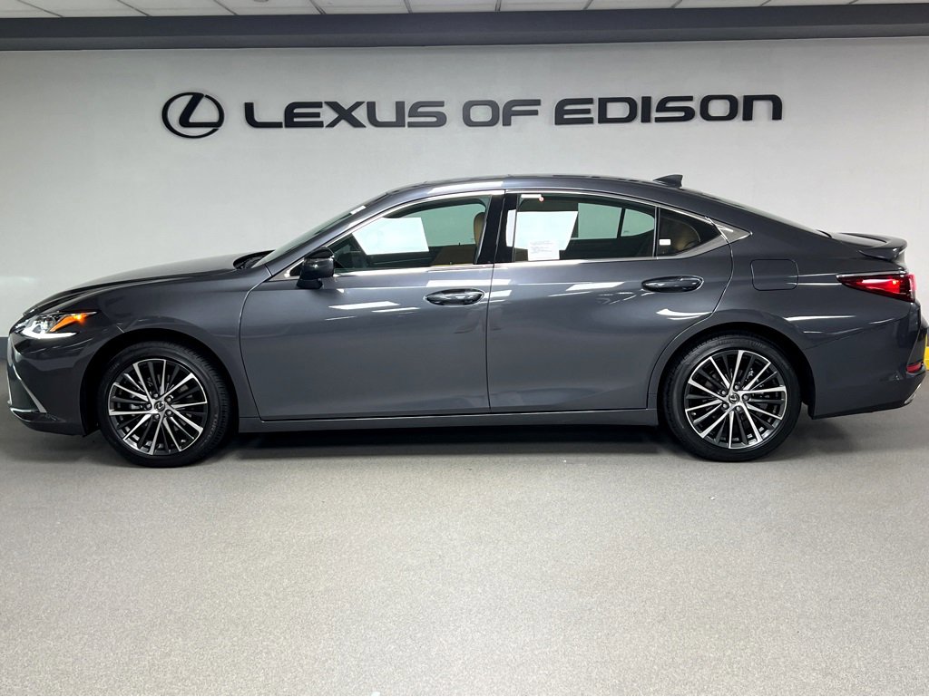New 2025 Lexus ES 350 w/ Premium Package image 4