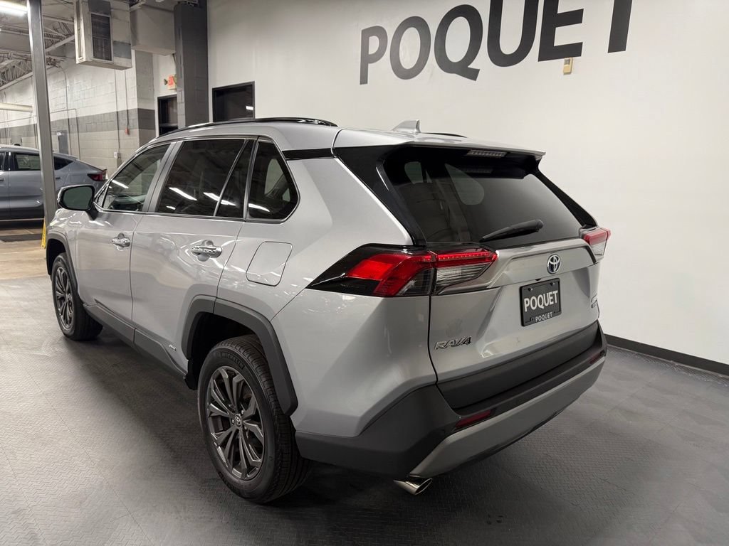 Used 2022 Toyota RAV4 Limited AWD/4WD image 6
