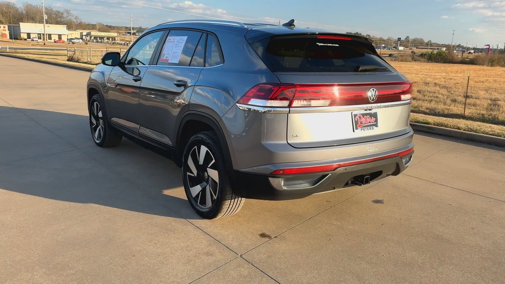 Used 2025 Volkswagen Atlas Cross Sport SE FWD image 7