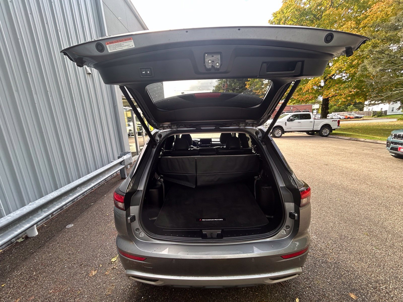 Used 2024 Mitsubishi Outlander SE AWD/4WD image 7