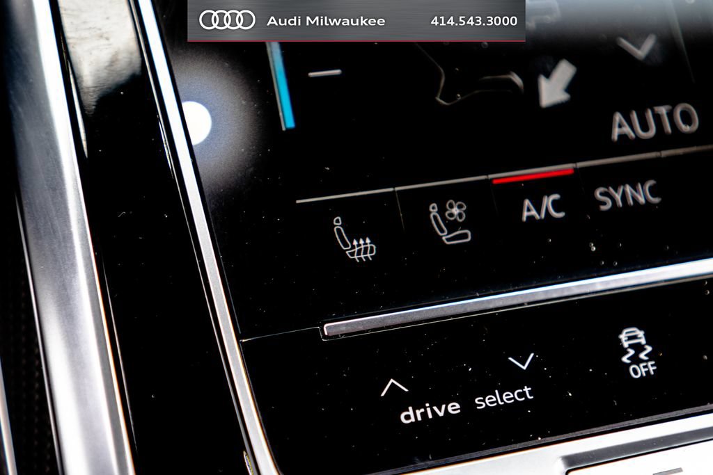 Used 2025 Audi RS Q8 performance w/ Matte Carbon Package AWD/4WD image 39