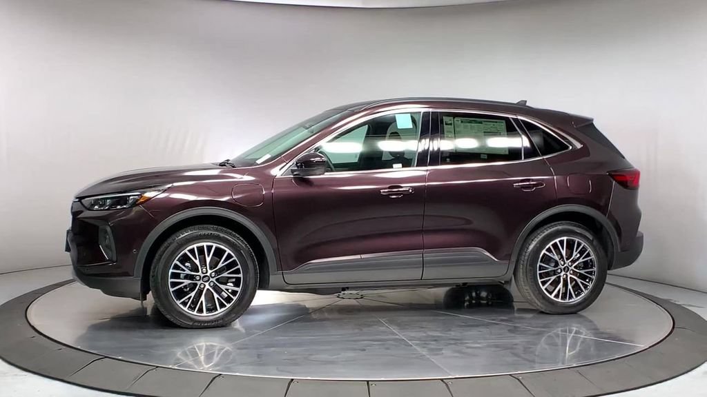 New 2023 Ford Escape SE w/ PHEV Premium Package FWD image 5