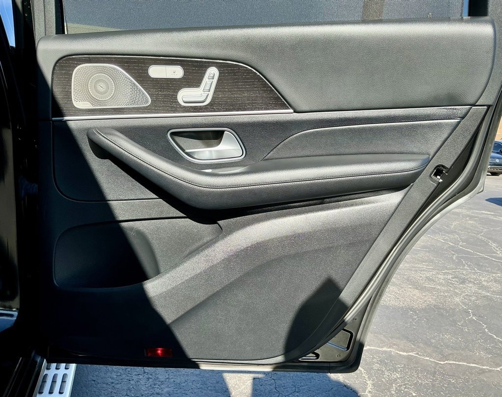 Used 2021 Mercedes-Benz GLS 580 4MATIC image 23