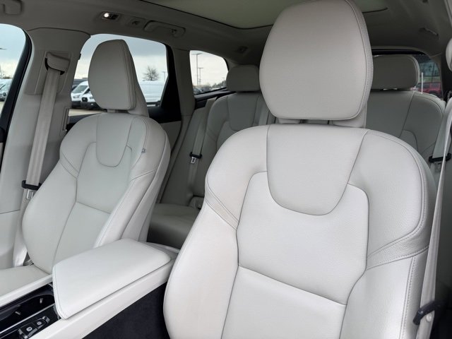 Used 2021 Volvo XC60 T5 Momentum w/ Climate Package image 10