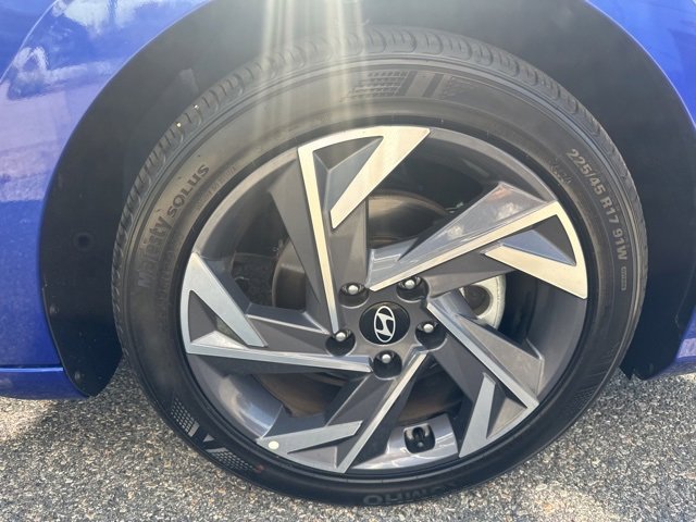 Certified 2025 Hyundai Elantra Sport image 39