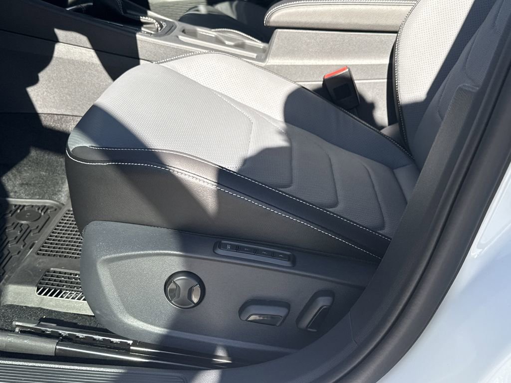 New 2026 Volkswagen Jetta SEL image 13