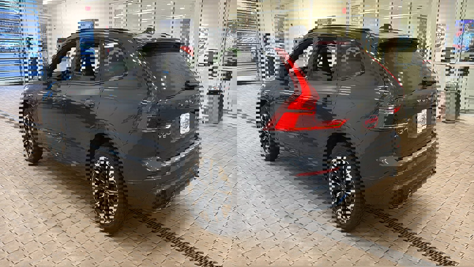 Used 2026 Volvo XC60 T8 Plus w/ Protection Package Premier image 7