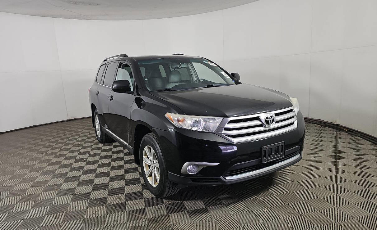 Used 2012 Toyota Highlander SE w/ Tow Pkg AWD/4WD image 5