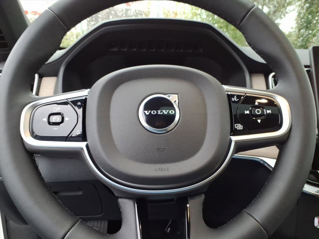 New 2026 Volvo XC90 B5 Core image 24