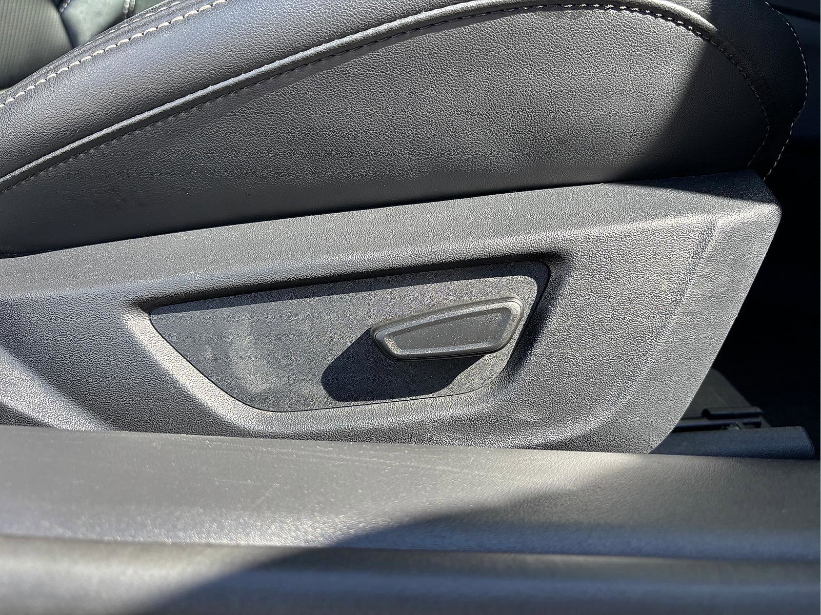 Used 2025 Ford Mustang Premium RWD image 41