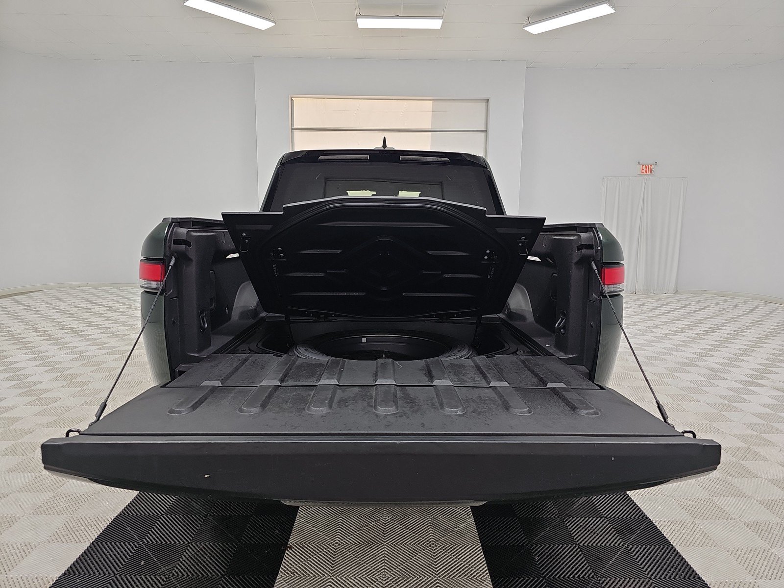 Used 2022 Rivian R1T Adventure AWD/4WD image 15