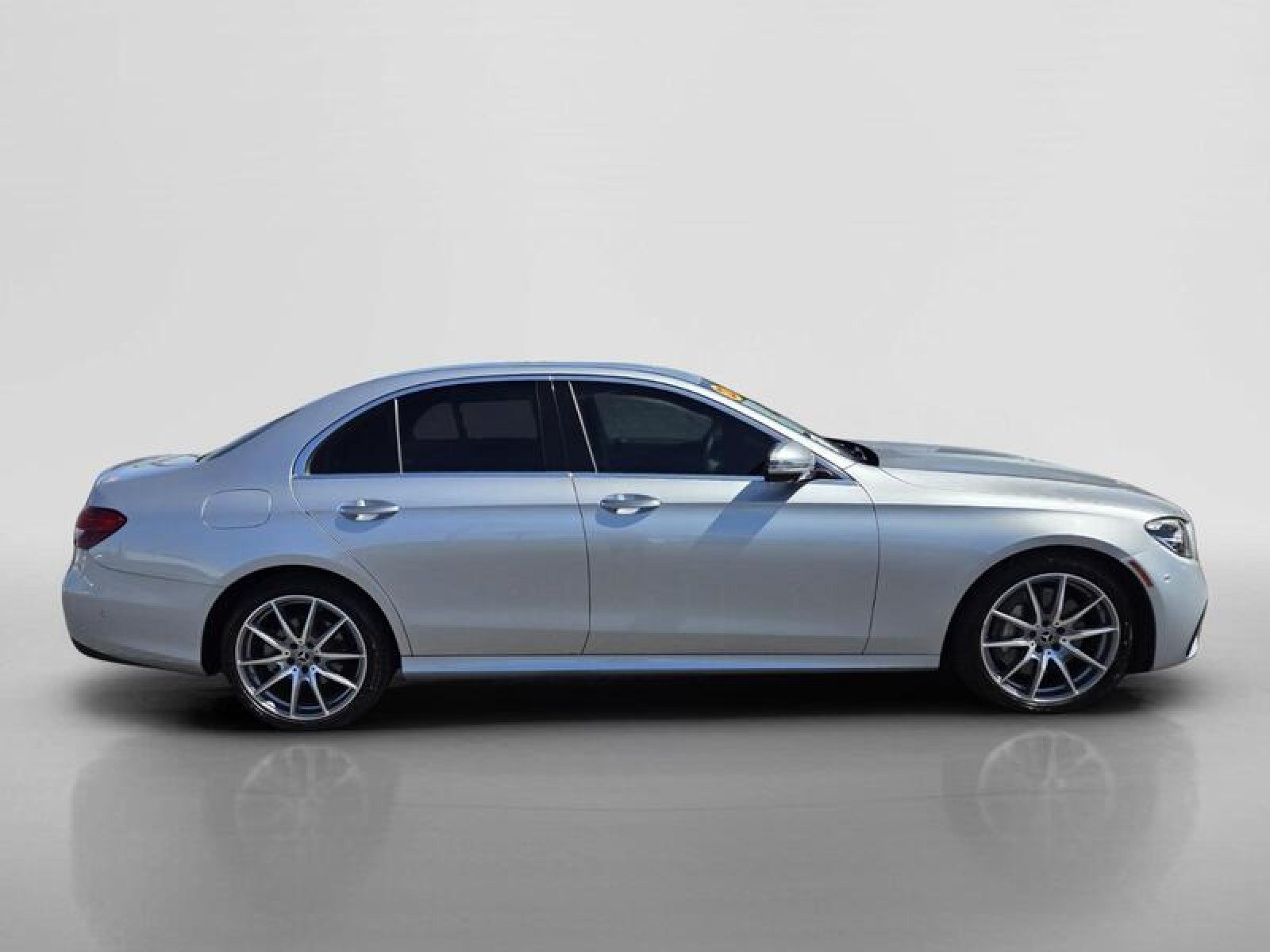 Used 2023 Mercedes-Benz E 350 Sedan image 6