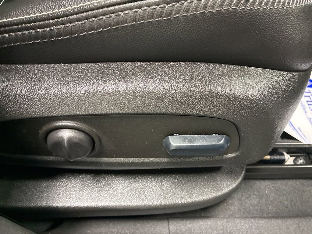 Used 2023 GMC Terrain Denali w/ Denali Premium Package image 31