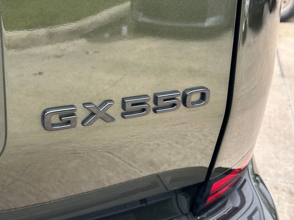 Used 2025 Lexus GX 550 w/ Accessory Package (2T) AWD/4WD image 13
