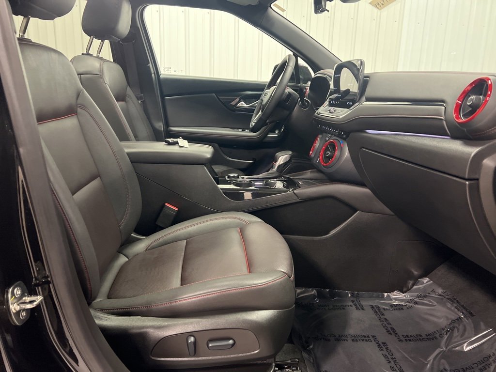 Certified 2023 Chevrolet Blazer RS w/ Driver Confidence II Package image 9