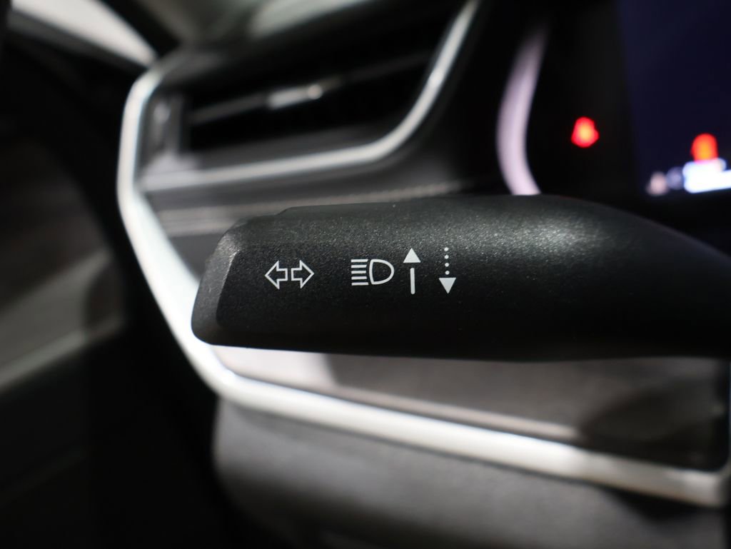 Used 2023 Jeep Grand Cherokee Limited image 36