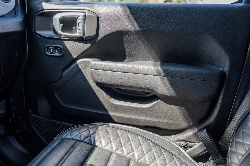 Used 2025 Jeep Gladiator Sport image 14