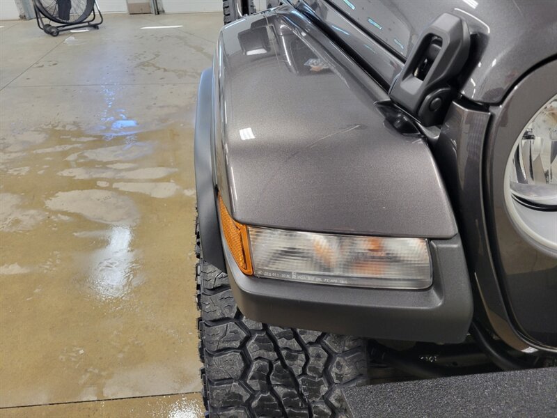 Used 2022 Jeep Wrangler Unlimited Sahara w/ Cold Weather Group AWD/4WD image 32