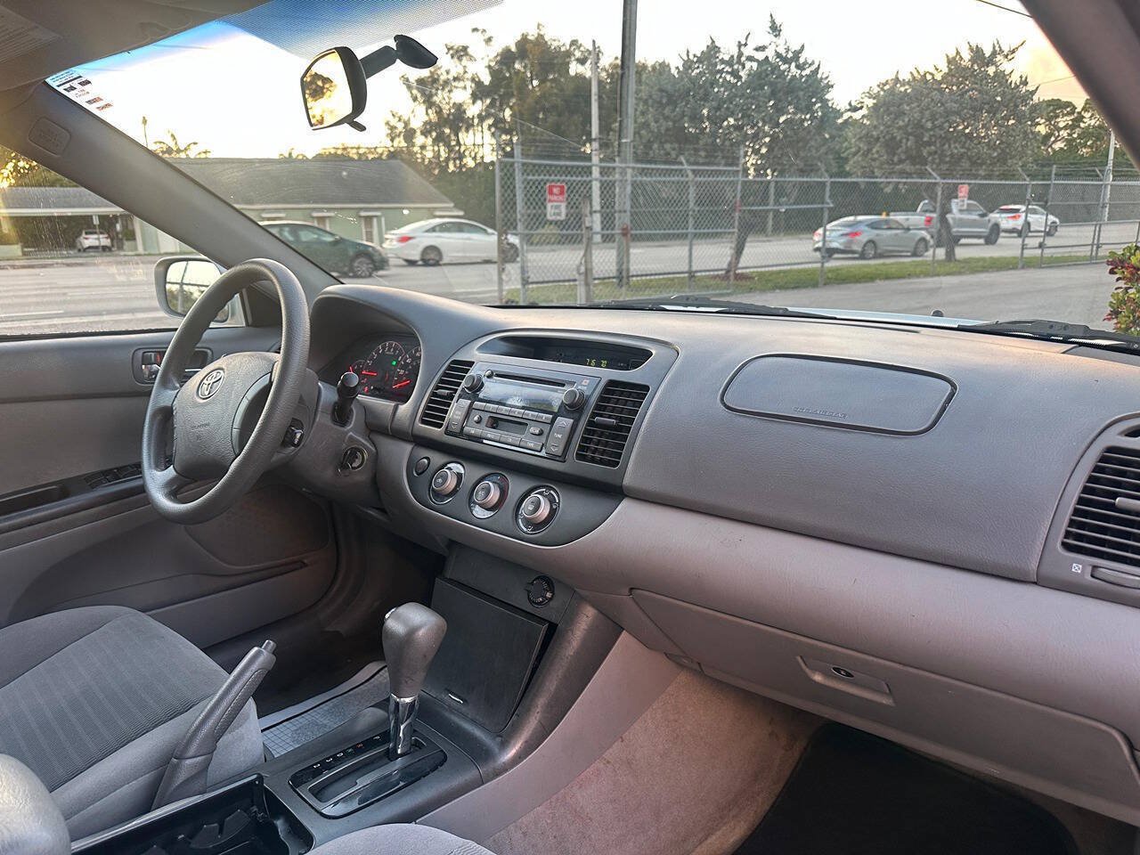 Used 2005 Toyota Camry LE FWD image 16