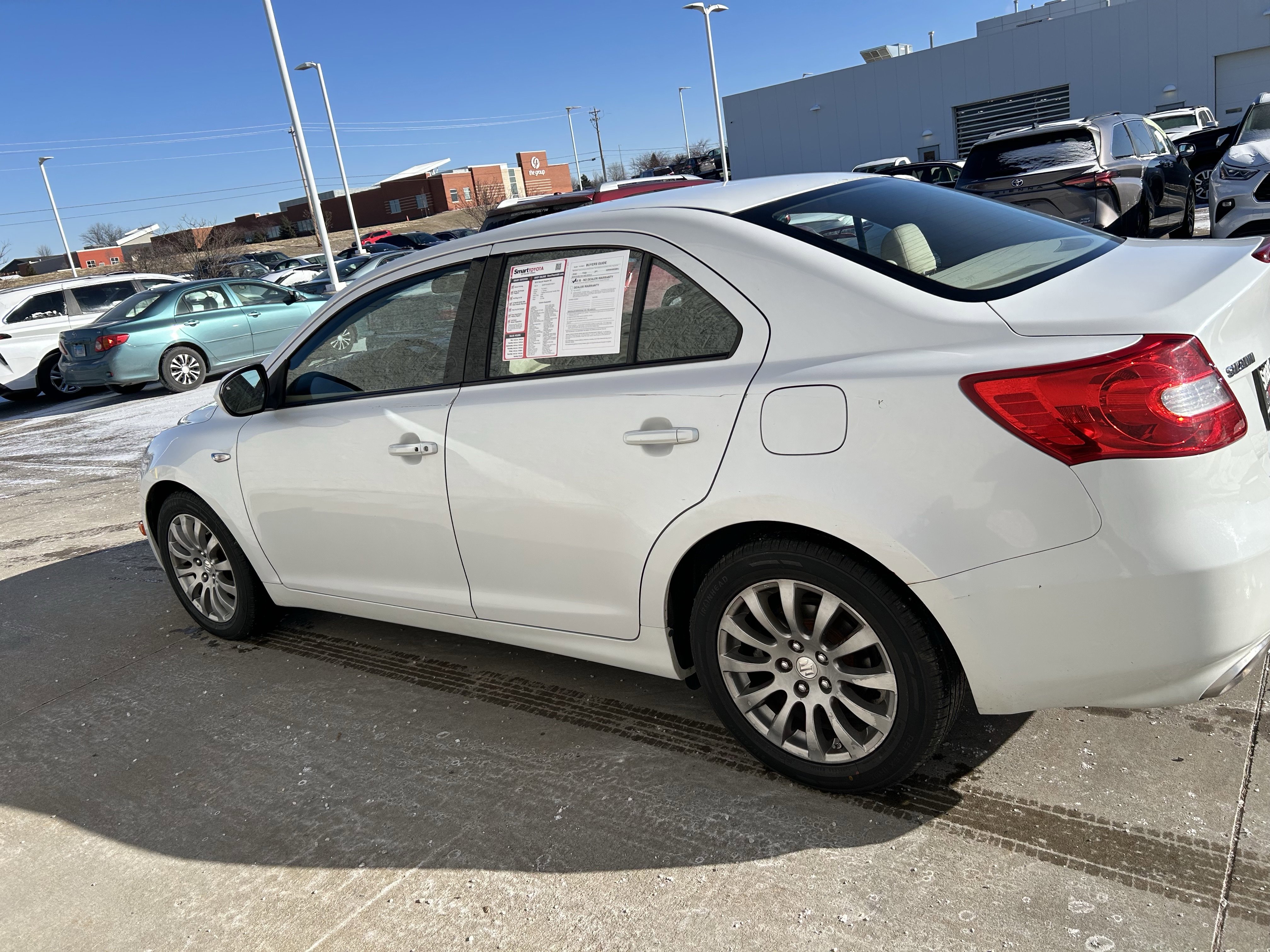Used 2013 Suzuki Kizashi SE image 6