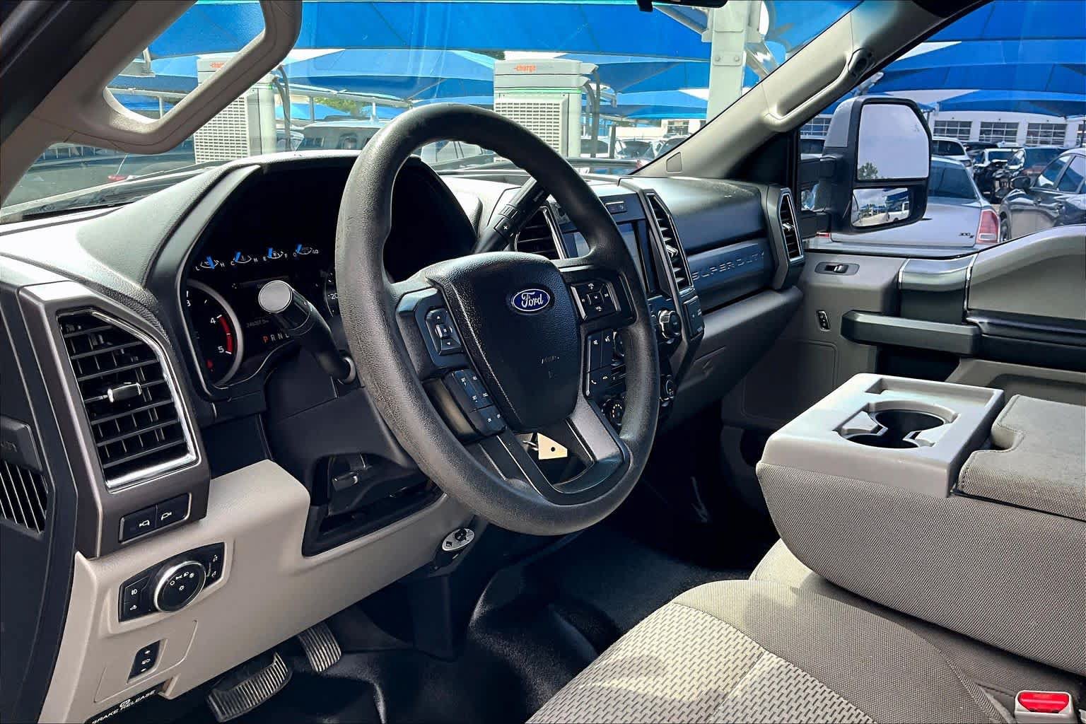 Used 2017 Ford F250 XLT w/ XLT Premium Package AWD/4WD image 17