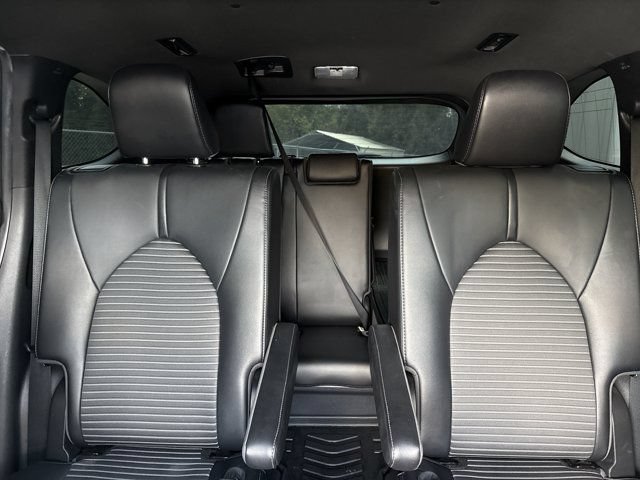 Used 2021 Toyota Highlander XSE FWD image 21
