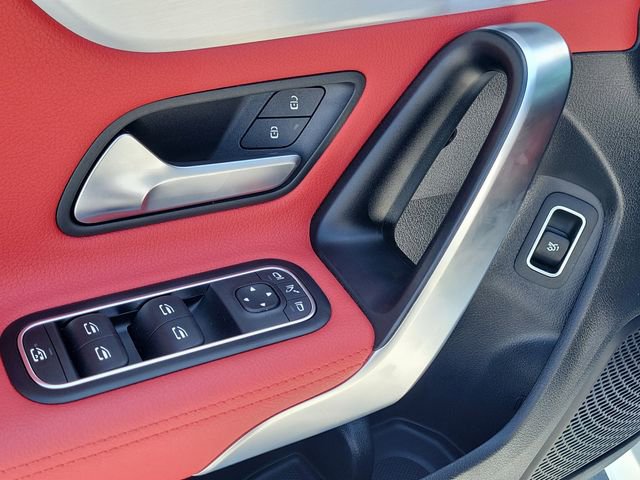 Used 2023 Mercedes-Benz CLA 250 image 23