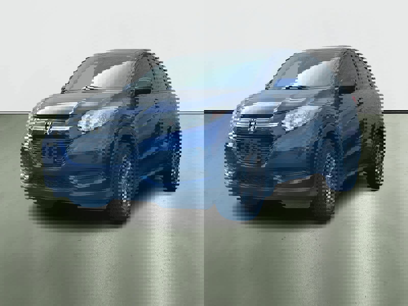 Used 2017 Honda HR-V LX image 2