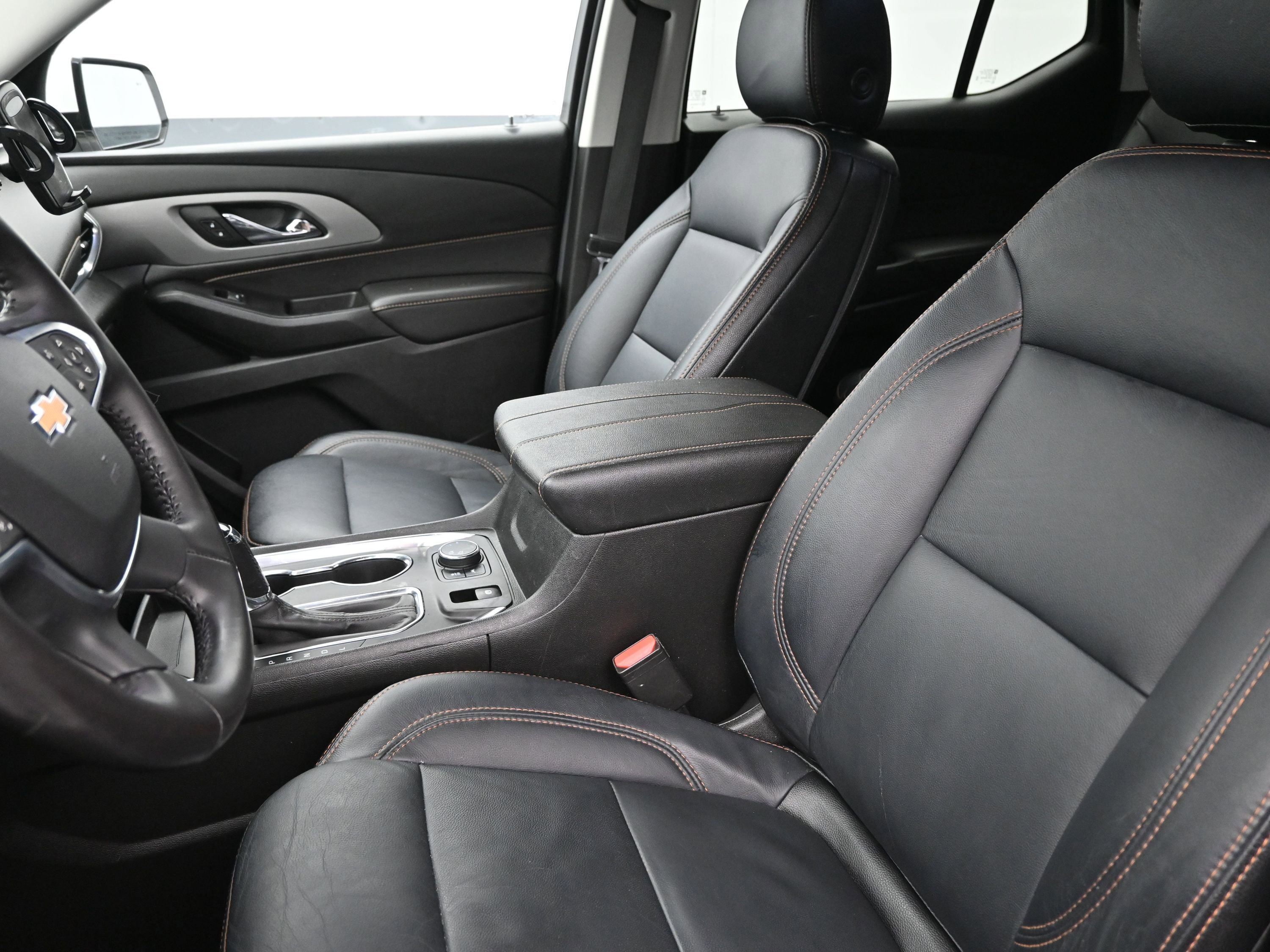 Used 2020 Chevrolet Traverse LT w/ Driver Confidence II Package AWD/4WD image 11