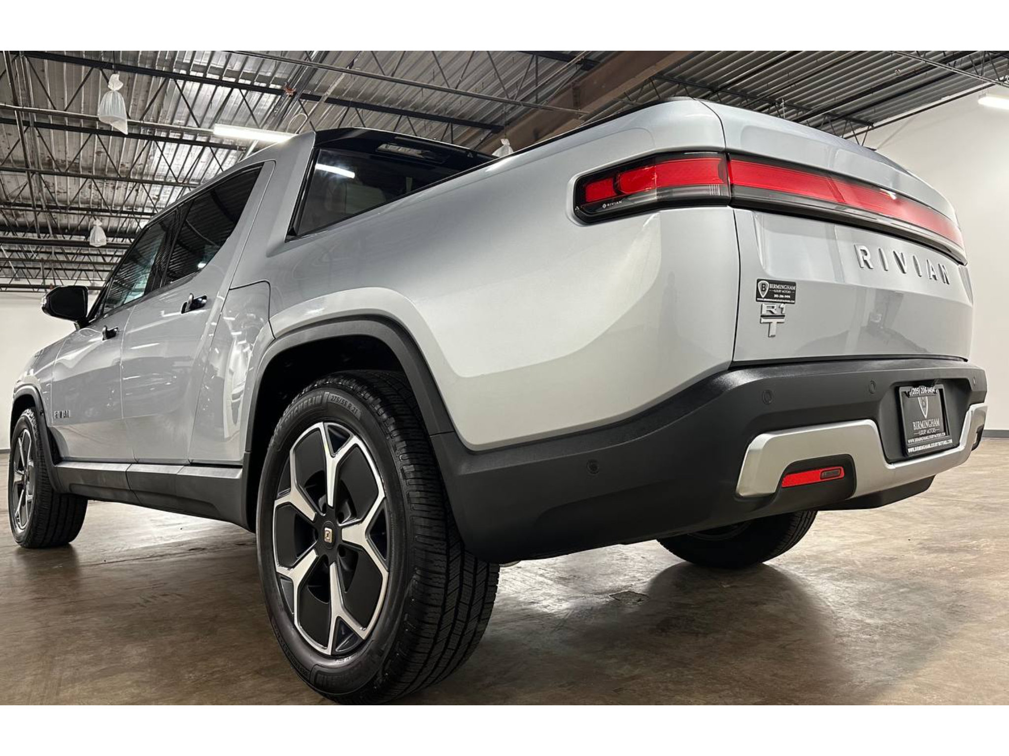 Used 2023 Rivian R1T Adventure Dual AWD/4WD image 17