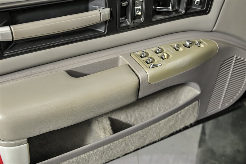 Used 1995 Chevrolet Impala SS RWD image 14