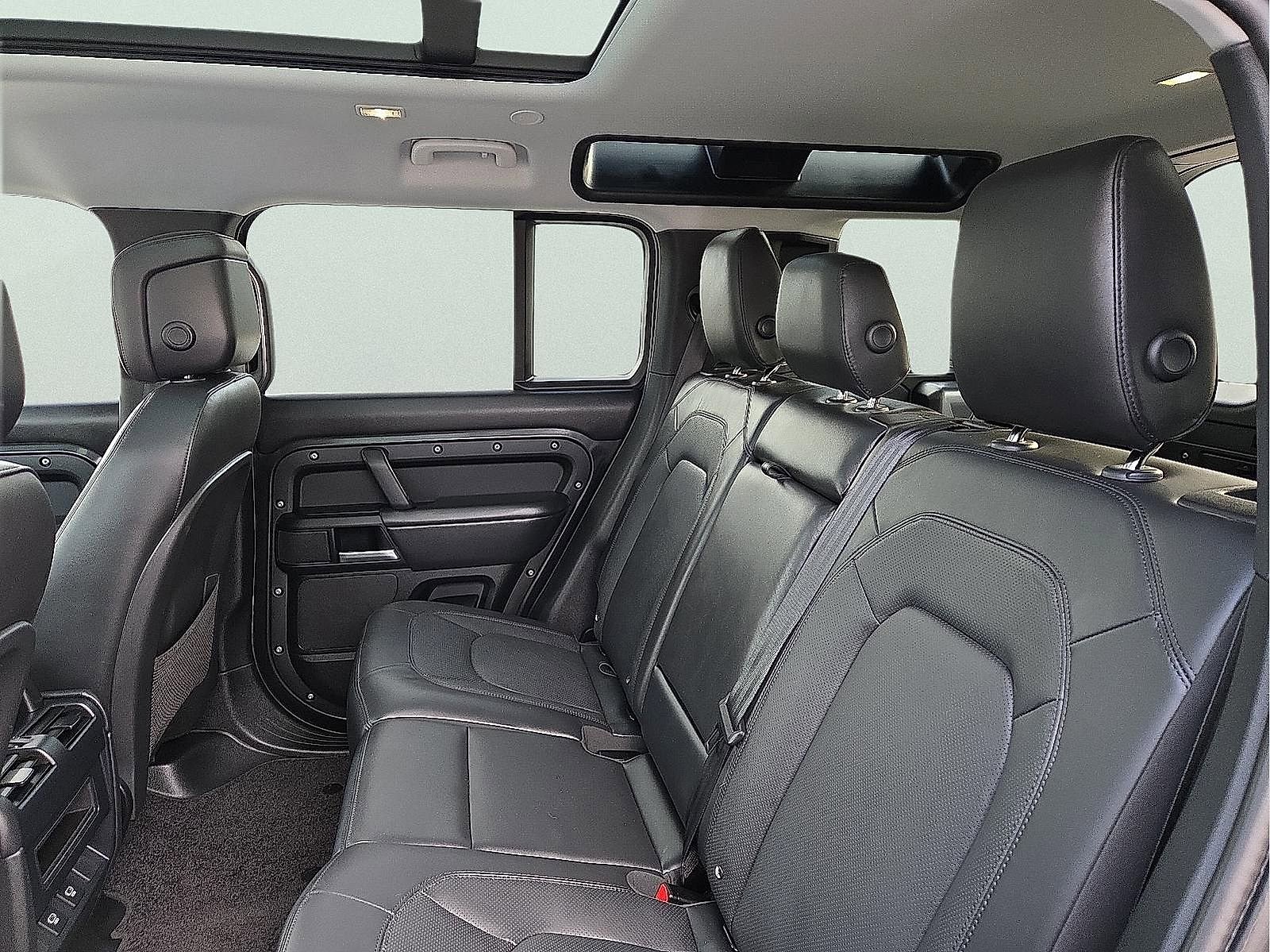 Used 2025 Land Rover Defender 110 S AWD/4WD image 9